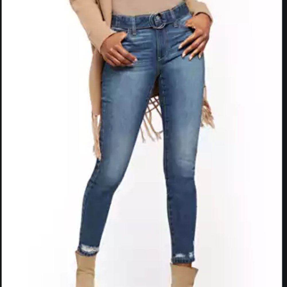 Belted High-Waisted Super Skinny Jeans